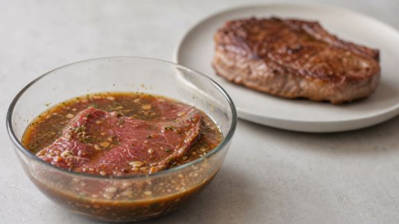 Faut-il mariner avant ou après la cuisson ? Avantages et inconvénients
