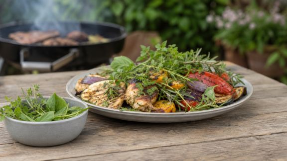 Comment utiliser les herbes fraîches pour une grillade parfumée