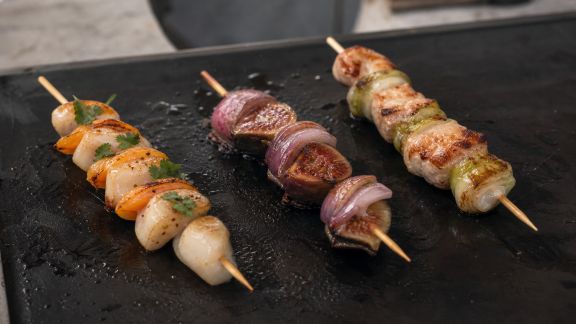 Brochettes gourmandes : trois alliances inattendues à découvrir à la plancha