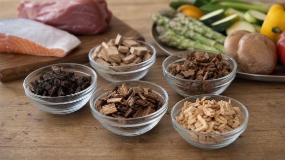 Comment choisir ses copeaux de bois selon les aliments à fumer