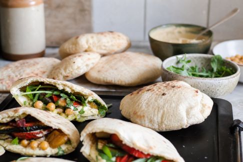 Pain pita maison à la plancha : garnitures veggie inspirantes