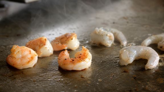 Comment éviter que les crevettes ne sèchent durant la cuisson à la plancha