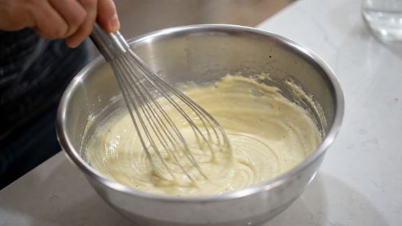 Les secrets pour émulsionner une sauce crémeuse sans fail