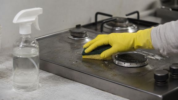 Erreurs courantes à éviter lors du dégraissage des plaques de cuisson